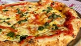 Paso a paso para preparar una pizza sin horno en casa