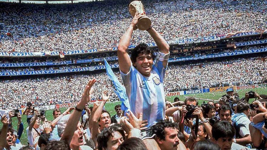 A 61 años del nacimiento de Maradona, Argentina homenajea al astro del fútbol