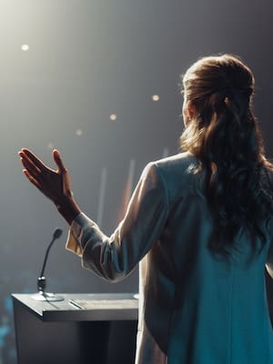 Mujer en el siglo XXI: avances, tensiones y desafíos pendientes