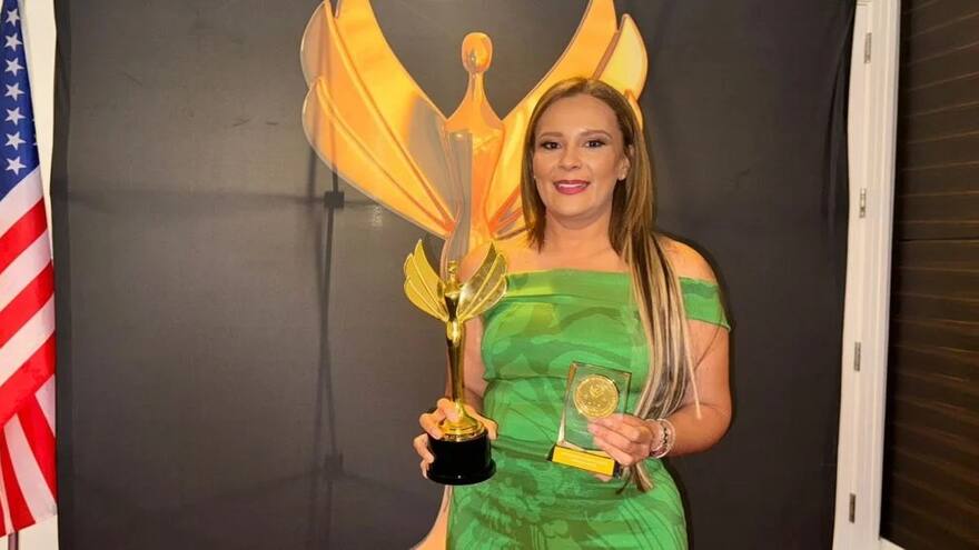 Una guajira gana Premio Mujer Influyente del Año en los Napolitan Victory Awards en EE. UU.