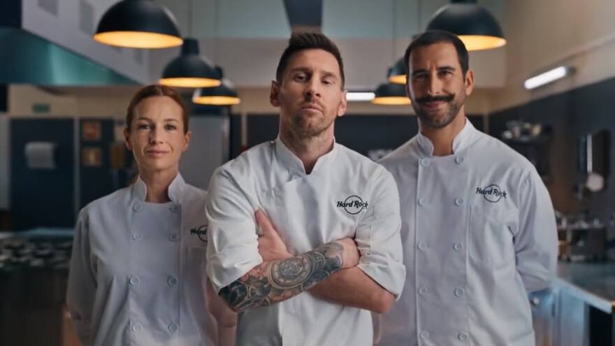 Video: Lionel Messi se une a Hard Rock Café y lanza un sándwich con su nombre