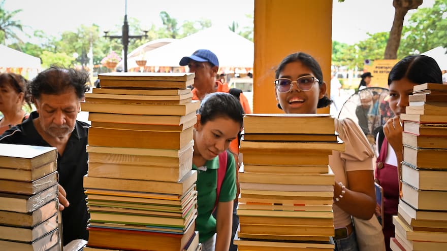 ‘Libraq a la plaza’ cerró su primera edición con una circulación de más de 3.600 libros