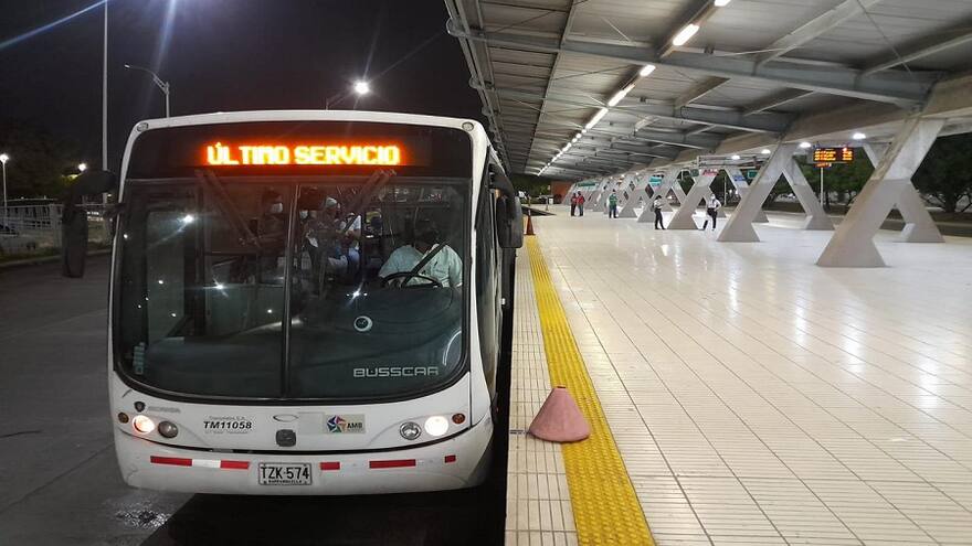 Transmetro extendió horarios hasta las 10 de la noche