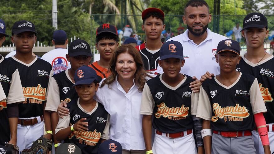 Niños de Turbaco participaron en una clínica de béisbol en Arjona, Bolívar