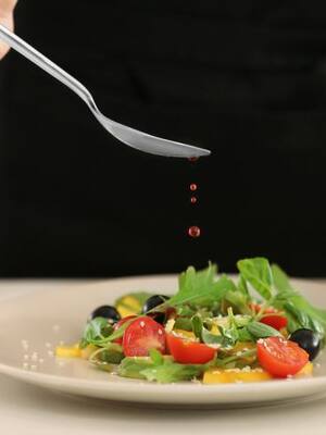 Piedra y cielo, comida, cosismo