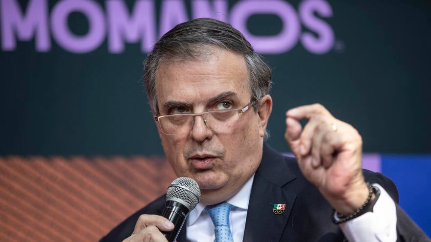 Canciller mexicano Marcelo Ebrard dice que propuesta de Petro de legalizar las drogas es muy sensata