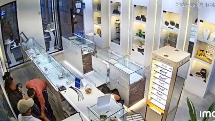 En video: así se cometió el robo en joyería de centro comercial en norte de Barranquilla