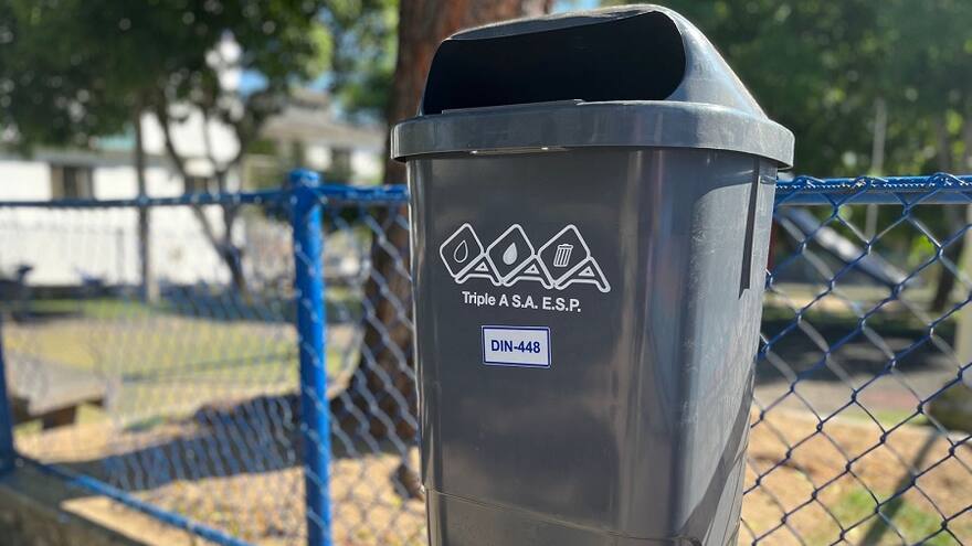 Triple A instala 1.500 nuevas cestas de basura varios sectores de Barraquilla