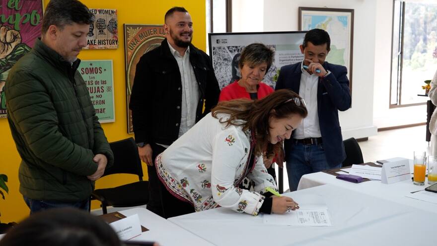 ARN suscribe contrato directo con organización de firmantes de paz