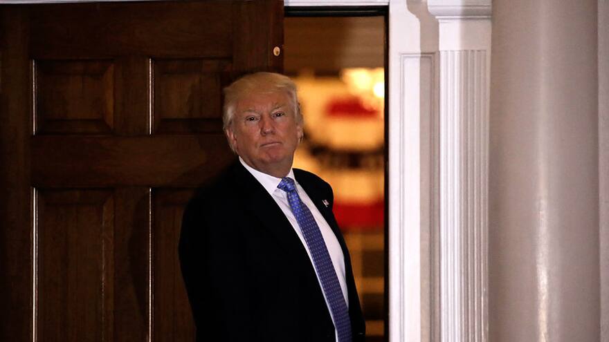 Trump nombra a viceconsejera de seguridad nacional y asistente presidencial