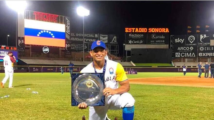 Gustavo Campero fue escogido como Mejor Jugador del Mundial de Béisbol Sub-23
