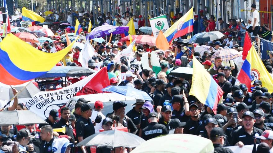 Estamos del lado correcto de la historia: marchantes respaldan al Gobierno