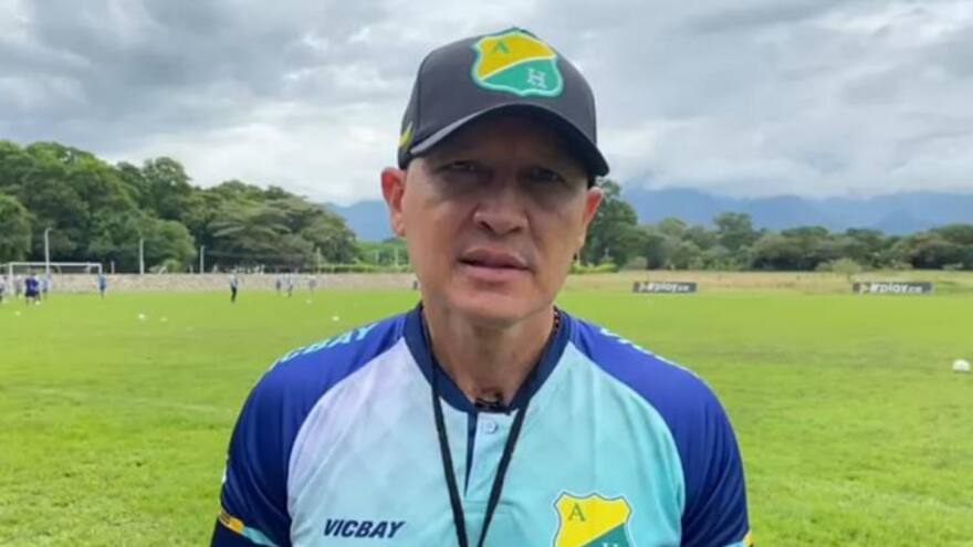 José Fernando Santa supera el cáncer y asume la dirección técnica del Huila