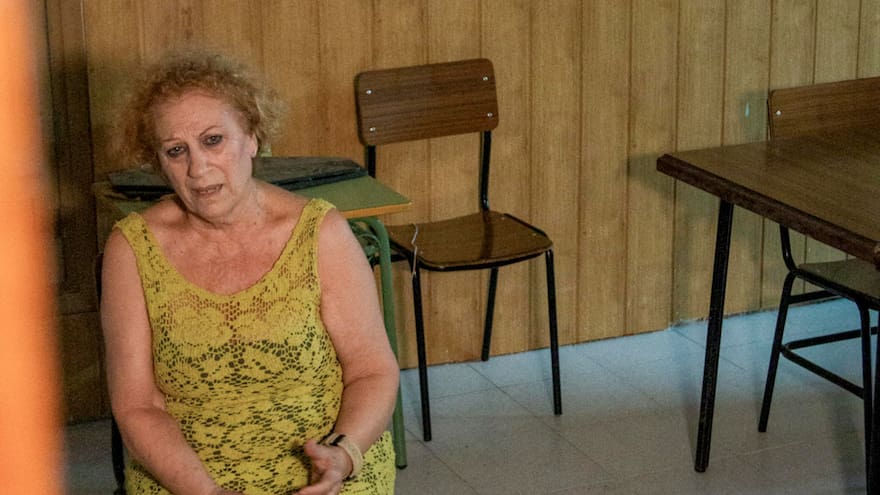 Tensión en la iglesia en la que está encerrada la madre de Rubiales; hace huelga de hambre