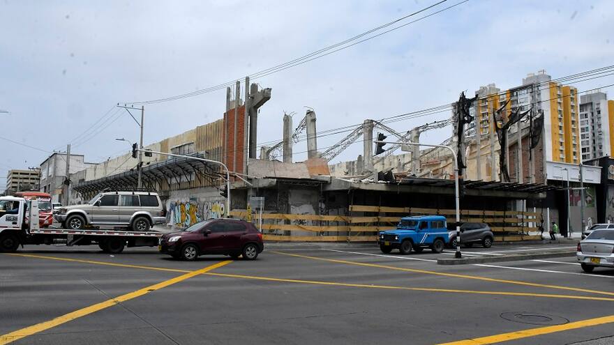 Cierre de vias por obras en antiguo cinema