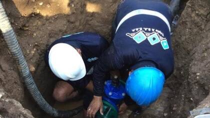 Triple A adelanta reparación de fuga en el norte de Barranquilla