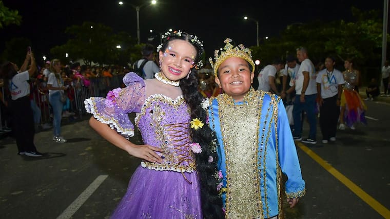 Los disfraces y la alegría se tomaron el Gran Malecón en el desfile de Cantores Killeros
