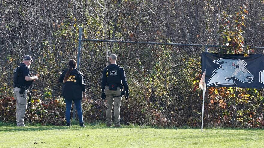 Encuentran sin vida a sospechoso de tiroteo en Maine, Estados Unidos