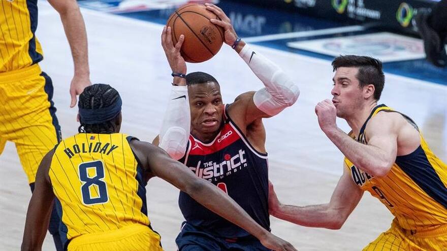 Russell Westbrook consiguió otro triple-doble histórico