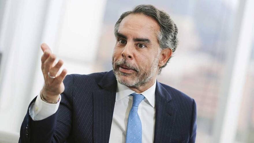 Benedetti señala a la magistrada Lombana de hacer “jugaditas y persecución”