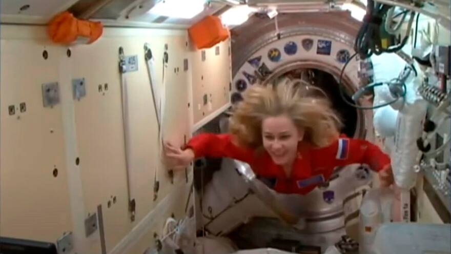 Histórico: rusos ruedan primera película desde el espacio