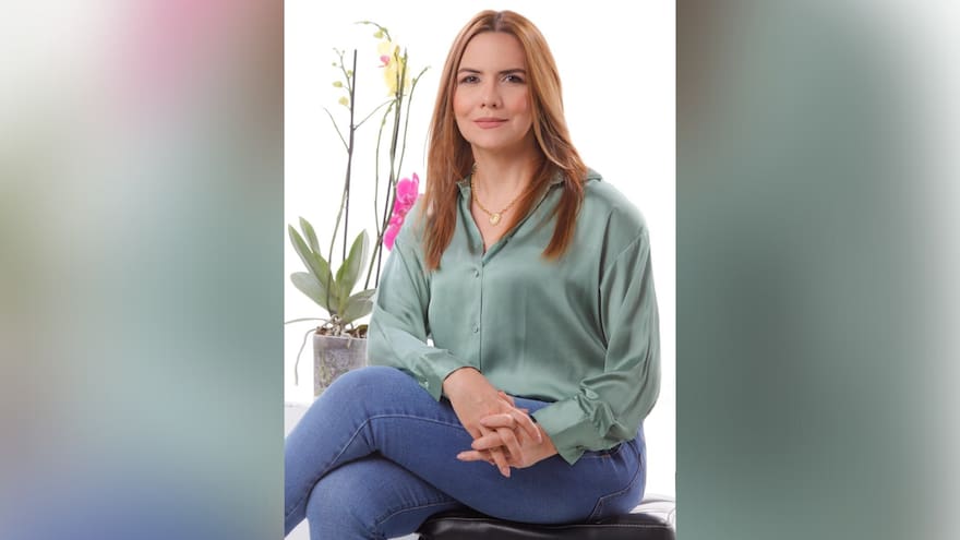 Ángela encontró la forma de ‘Florecer en la viudez’