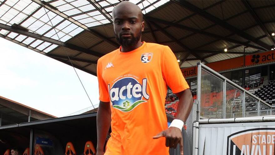 Futbolista francés de 29 años culpa a la vacuna del Covid 19 por las lesiones que llevaron a su retiro