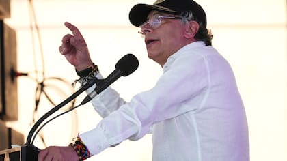 “Al no aprobar la ley de financiamiento trasladan la deuda del país al futuro y la encarecen”: Petro