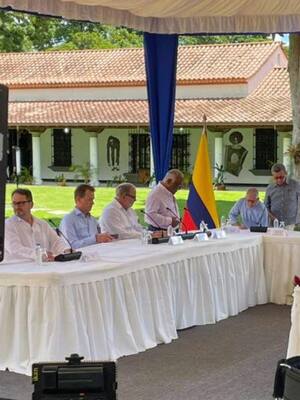 La improvisación de la paz | Columna de Néstor Rosanía