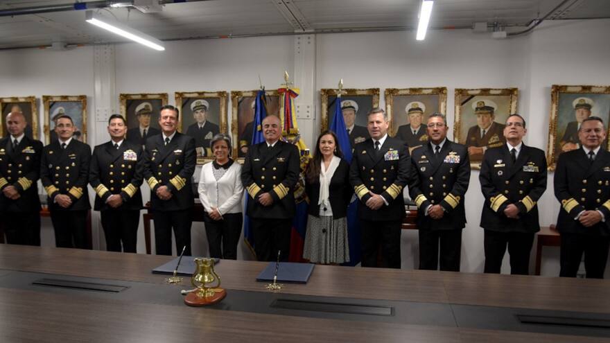 Armada Nacional firma contrato con COTECMAR para modernizar su flota