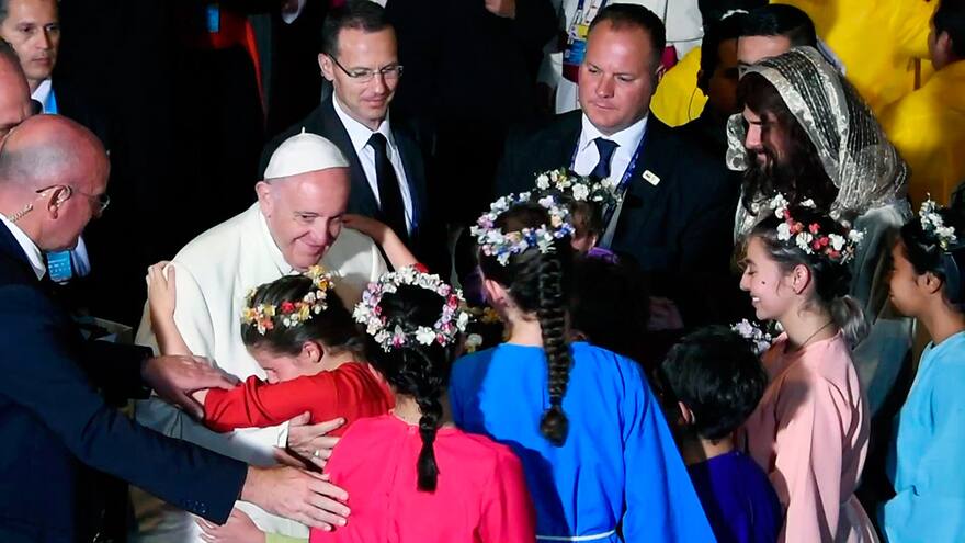 “Hoy recibimos una lección de alta teología”, dice el Papa a las víctimas