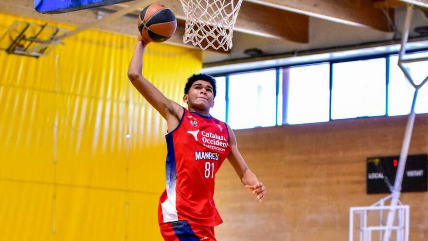 Edwin Niebles, el barranquillero que brilla en el baloncesto juvenil español