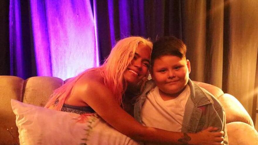 Él es Iker, el niño mexicano que estuvo con Karol G durante el cierre de su gira Mañana Será Bonito, en España