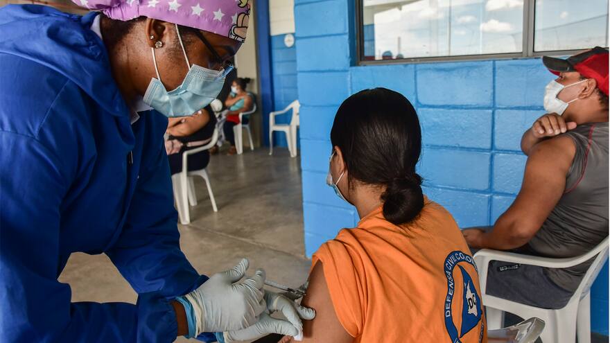 Así funcionará el nuevo pasaporte digital de vacunación en Colombia