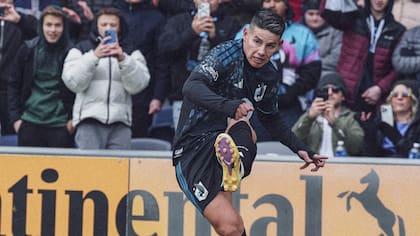 James Rodríguez juega su primer partido ante la hinchada del Minnesota en la MLS