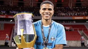 José Enamorado conquista su primer título en Brasil con Gremio