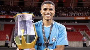 José Enamorado conquista su primer título en Brasil con Gremio