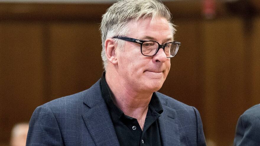 Alec Baldwin enfrenta una nueva demanda por la muerte de Halyna Hutchins