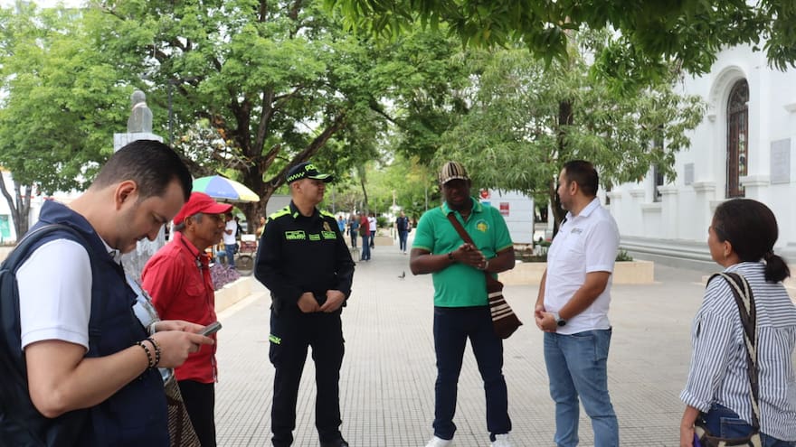 Docentes se movilizan en Montería en apoyo a las reformas del Gobierno