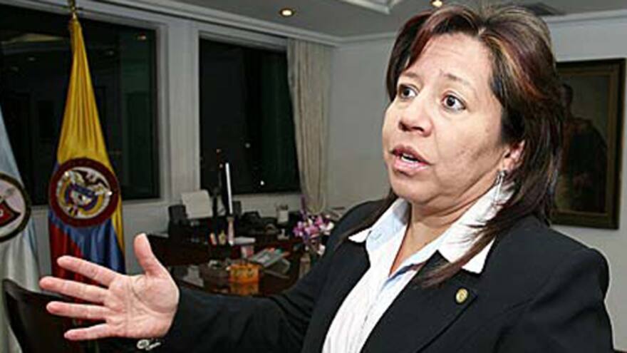 Tribunal prorroga orden de captura contra exdirectora del DAS