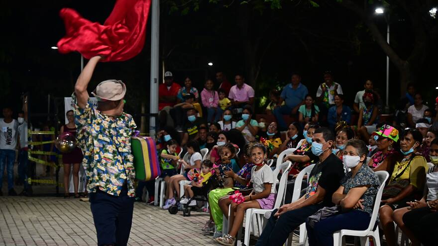 Encuentro de comedias finaliza en el Parque Almendra