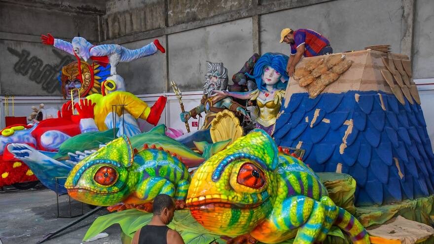 El renacer sostenible de las 18 carrozas del Carnaval 2024