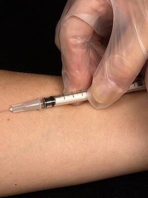 Vacunas con equidad | Columna de Hernando Baquero Latorre