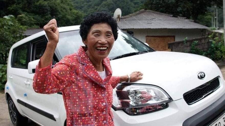 ¡Por fin lo consiguió! Obtuvo su licencia de conducir después de 960 intentos