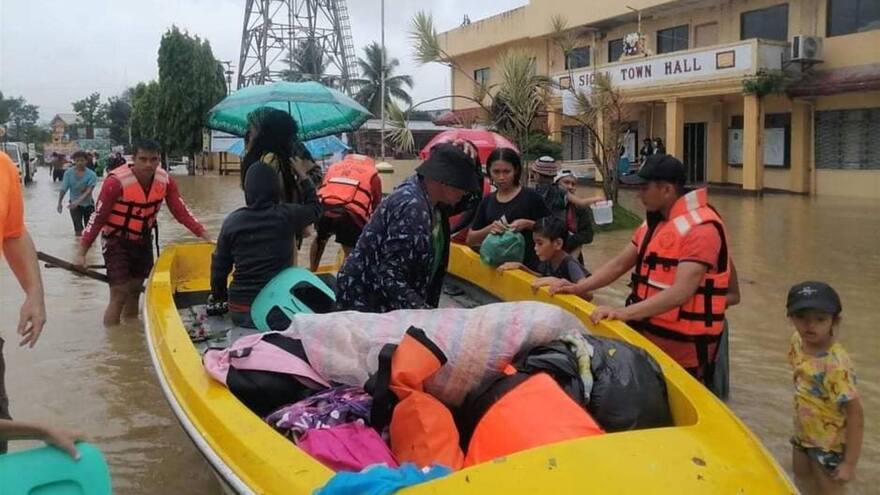 Al menos 43 muertos y seis desaparecidos por la tormenta Megi en Filipinas