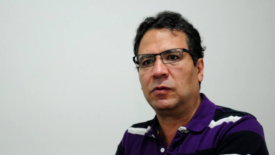 Coopercom realiza charla con el cronista Alberto Salcedo