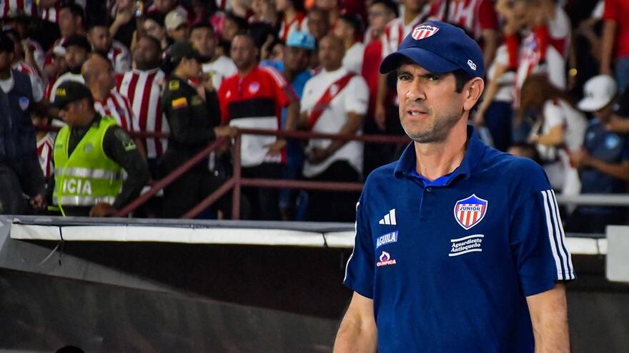 Arturo Reyes se une a la lista de técnicos finalistas con Junior en la Liga