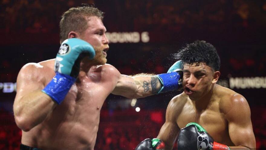 ‘Canelo’ vence por voto unánime a Jaime Munguía y retiene sus títulos mundiales