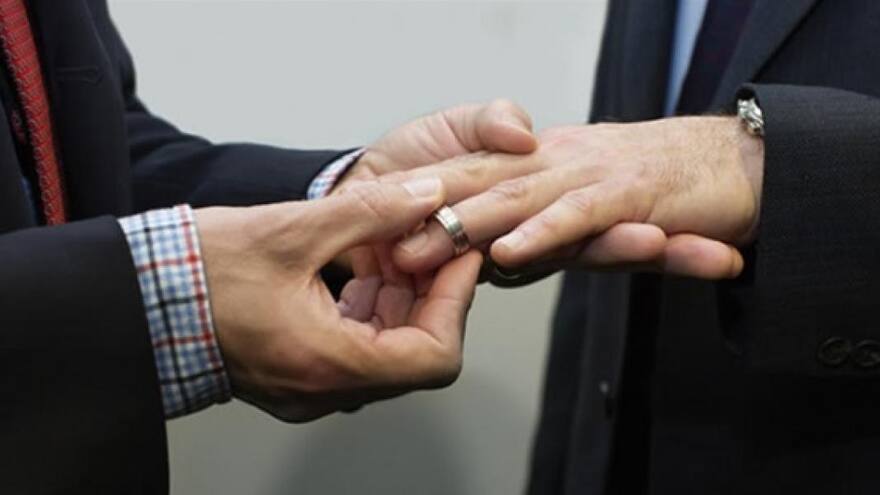 Dejó a su esposa en México para ir a Estados Unidos a buscar trabajo: ahora tiene relación con su supervisor