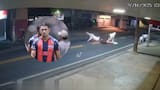 Video: joven promesa del fútbol murió al chocar su moto con una vaca